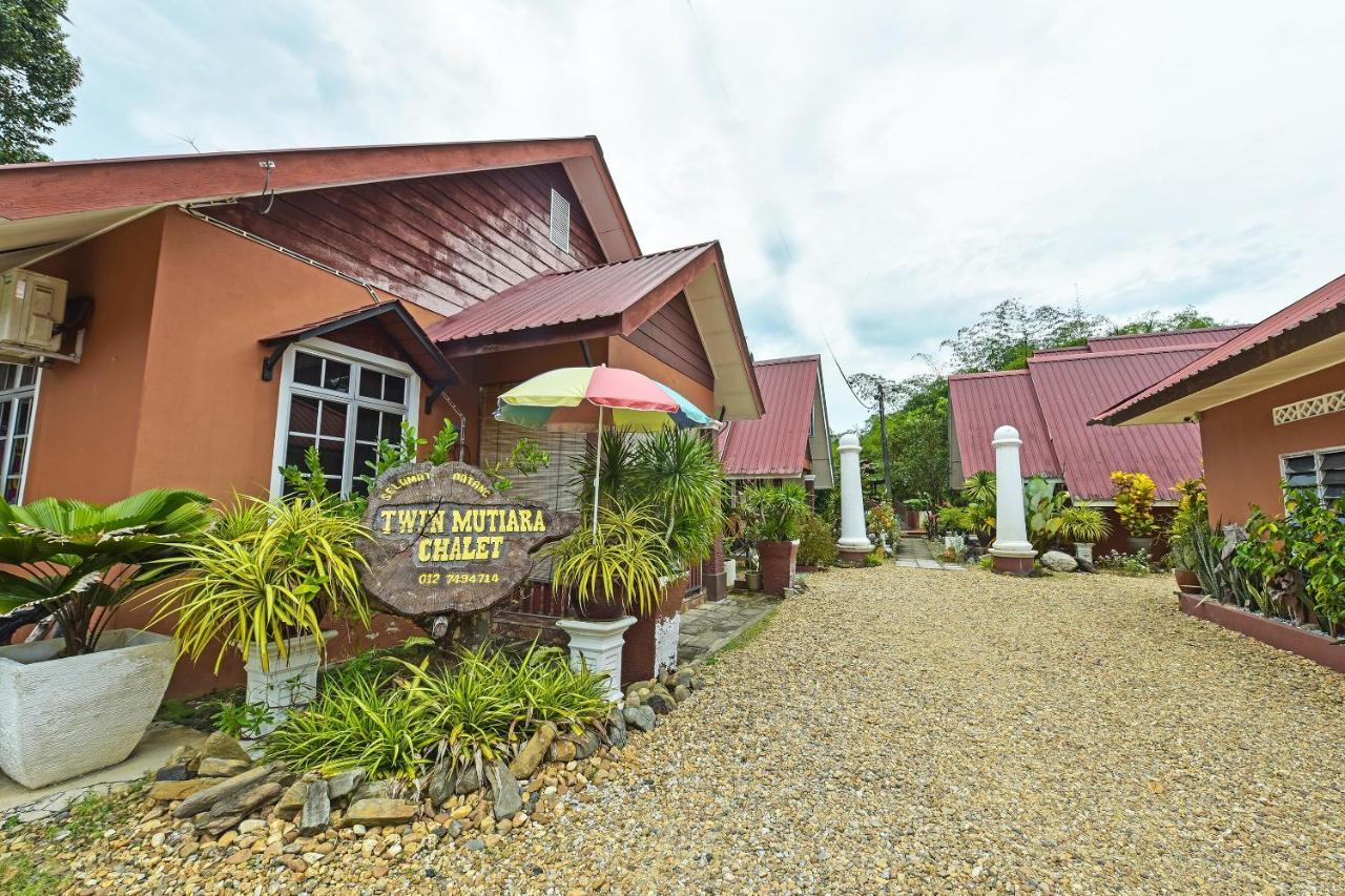 Oyo 90642 Twin Mutiara Chalet & Homestay Jeli Exterior foto