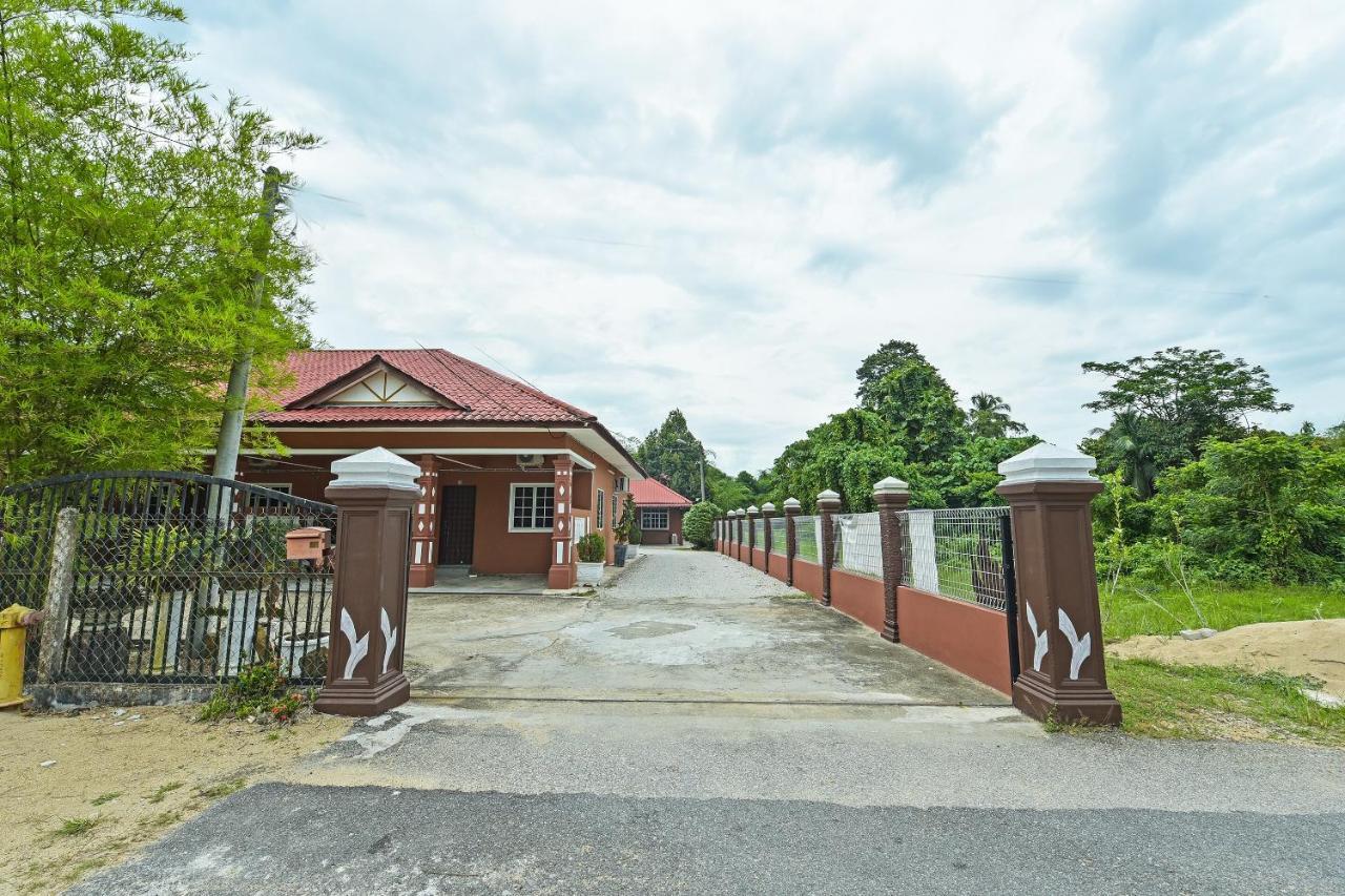 Oyo 90642 Twin Mutiara Chalet & Homestay Jeli Exterior foto