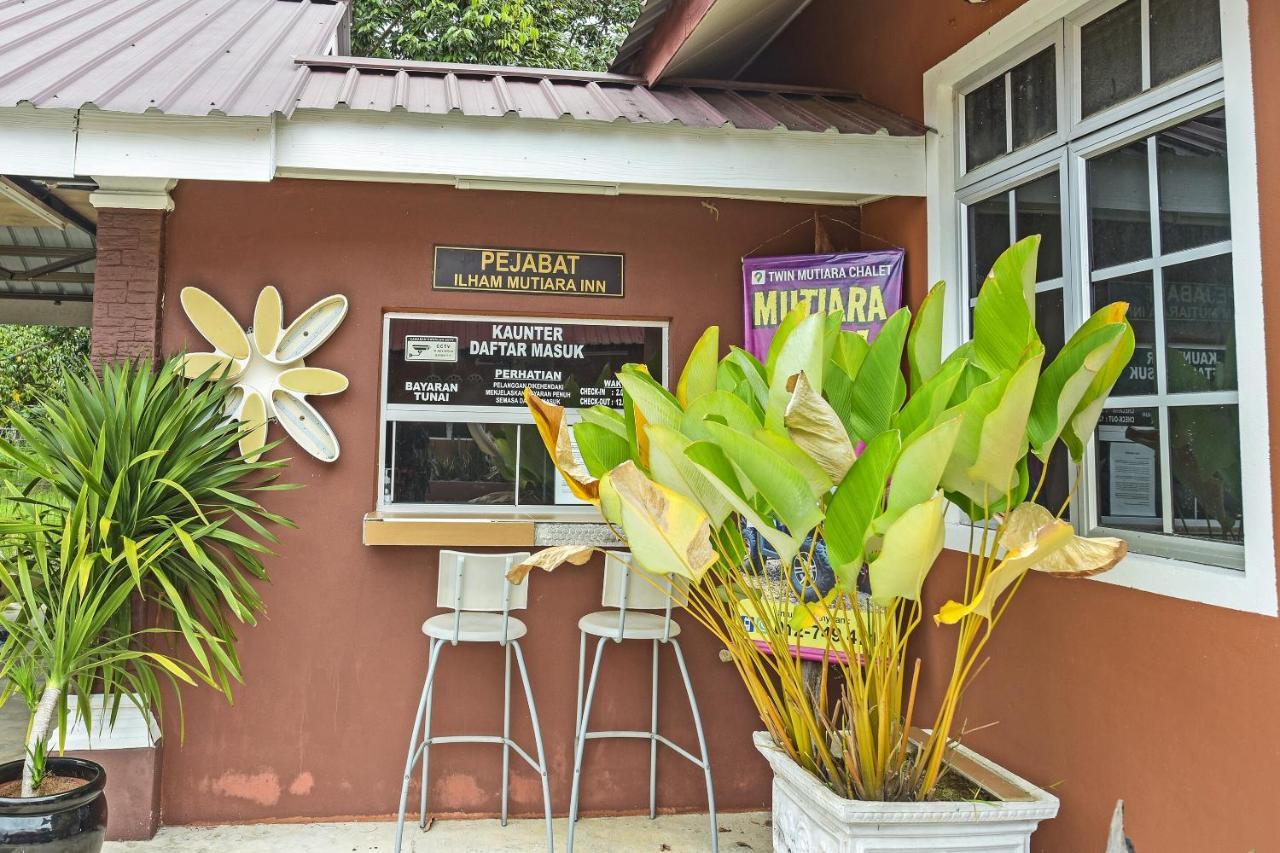 Oyo 90642 Twin Mutiara Chalet & Homestay Jeli Exterior foto