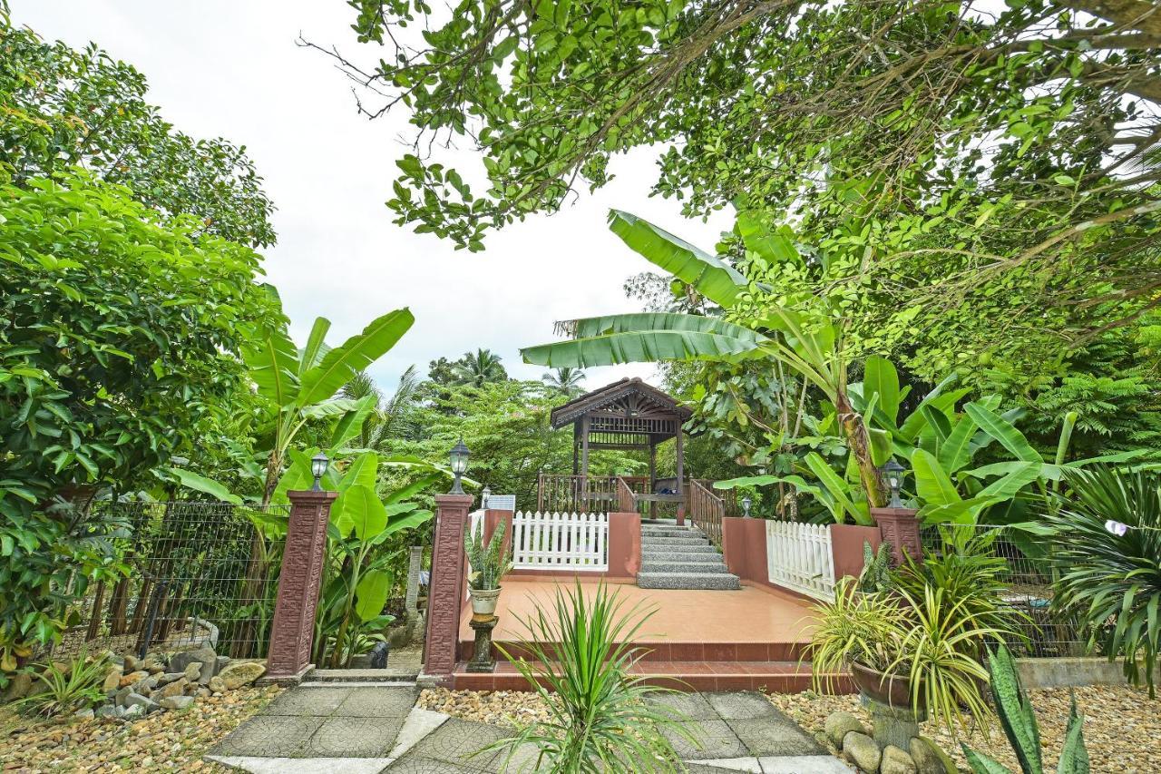 Oyo 90642 Twin Mutiara Chalet & Homestay Jeli Exterior foto