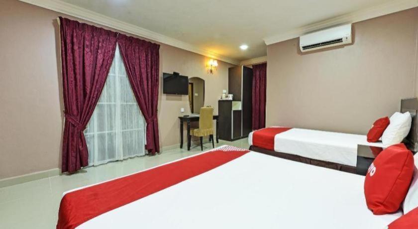 Oyo 90642 Twin Mutiara Chalet & Homestay Jeli Exterior foto